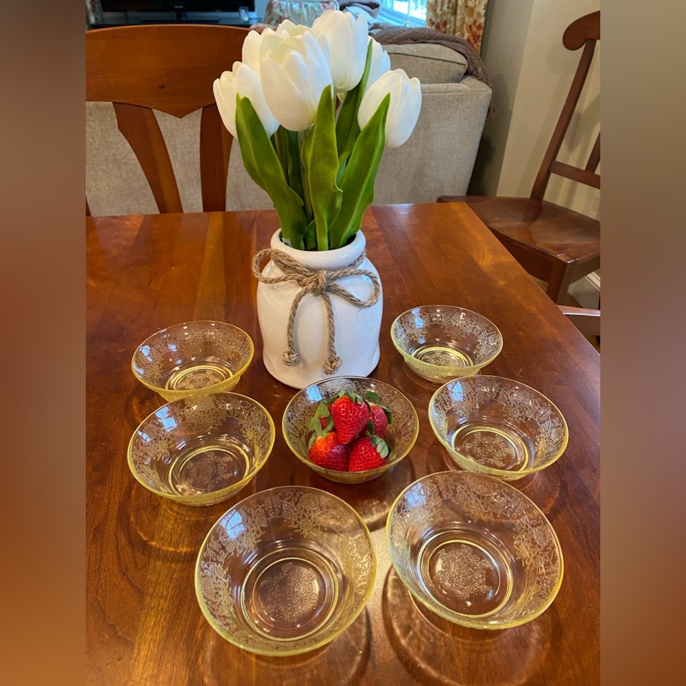 Set of 7 Florentine Poppy by Hazel-Atlas Dessert Bowls